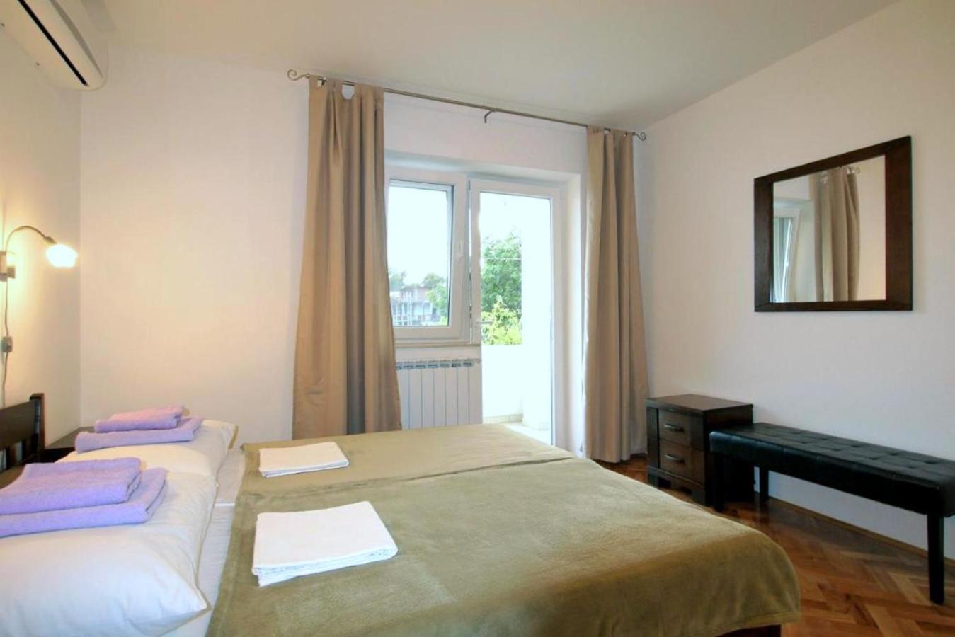 Paklenica Sport Apartments Starigrad Paklenica Rum bild