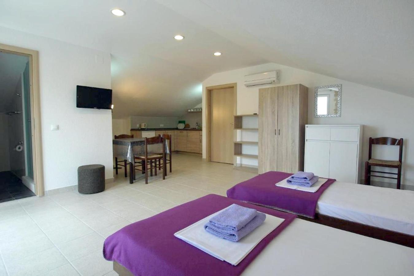 Paklenica Sport Apartments Starigrad Paklenica Rum bild