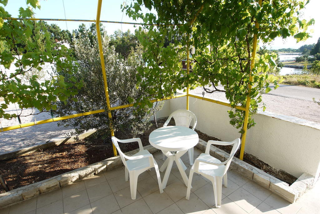 Paklenica Sport Apartments Starigrad Paklenica Rum bild