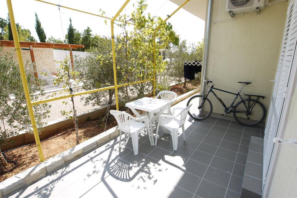 Paklenica Sport Apartments Starigrad Paklenica Rum bild