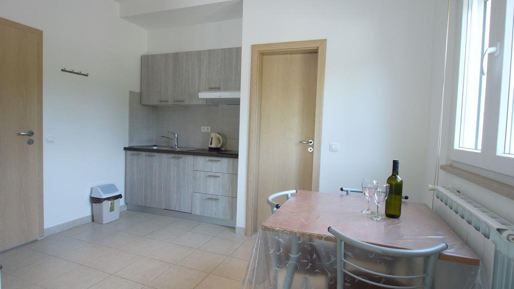 Paklenica Sport Apartments Starigrad Paklenica Exteriör bild