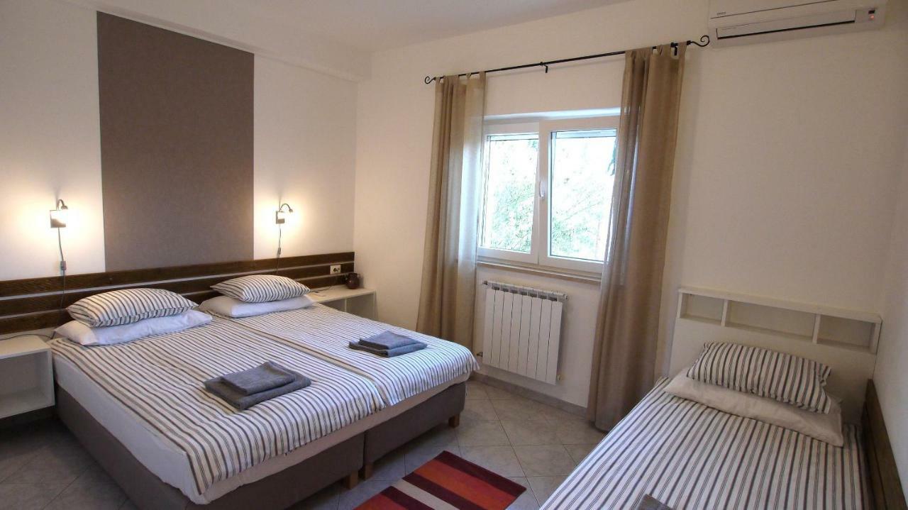 Paklenica Sport Apartments Starigrad Paklenica Exteriör bild